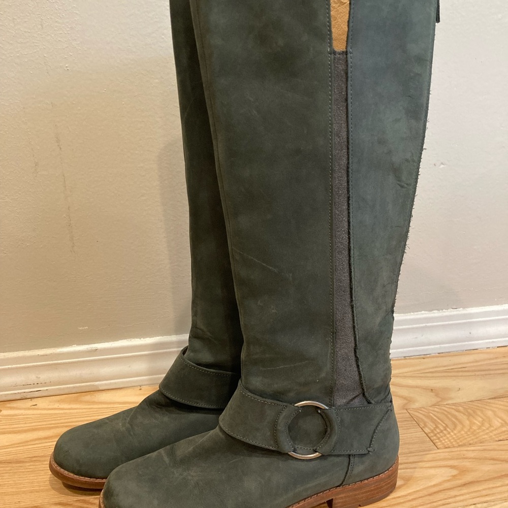 Olikai boots
